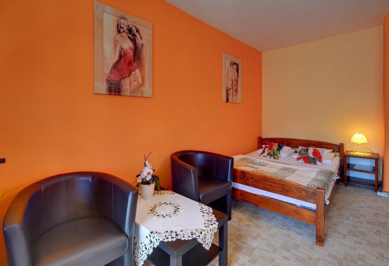 Apartamenty I Pokoje Karpacz - Centrum Karpacza, Parking W Cenie! Екстер'єр фото