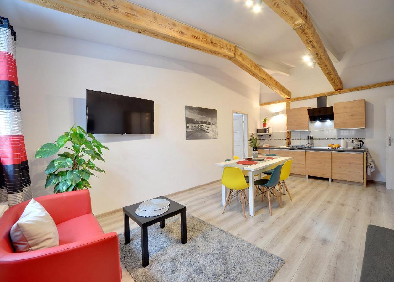 Apartamenty I Pokoje Karpacz - Centrum Karpacza, Parking W Cenie! Екстер'єр фото